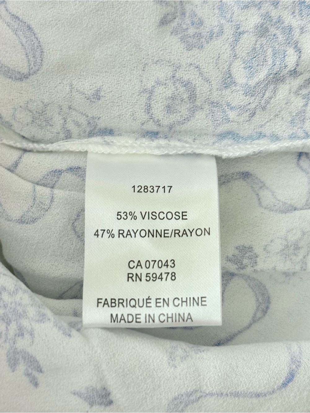 Cupcakes and Cashmere Blue Toile Ribbon Print Crop Blouse Top M NWT - Picture 8 of 8